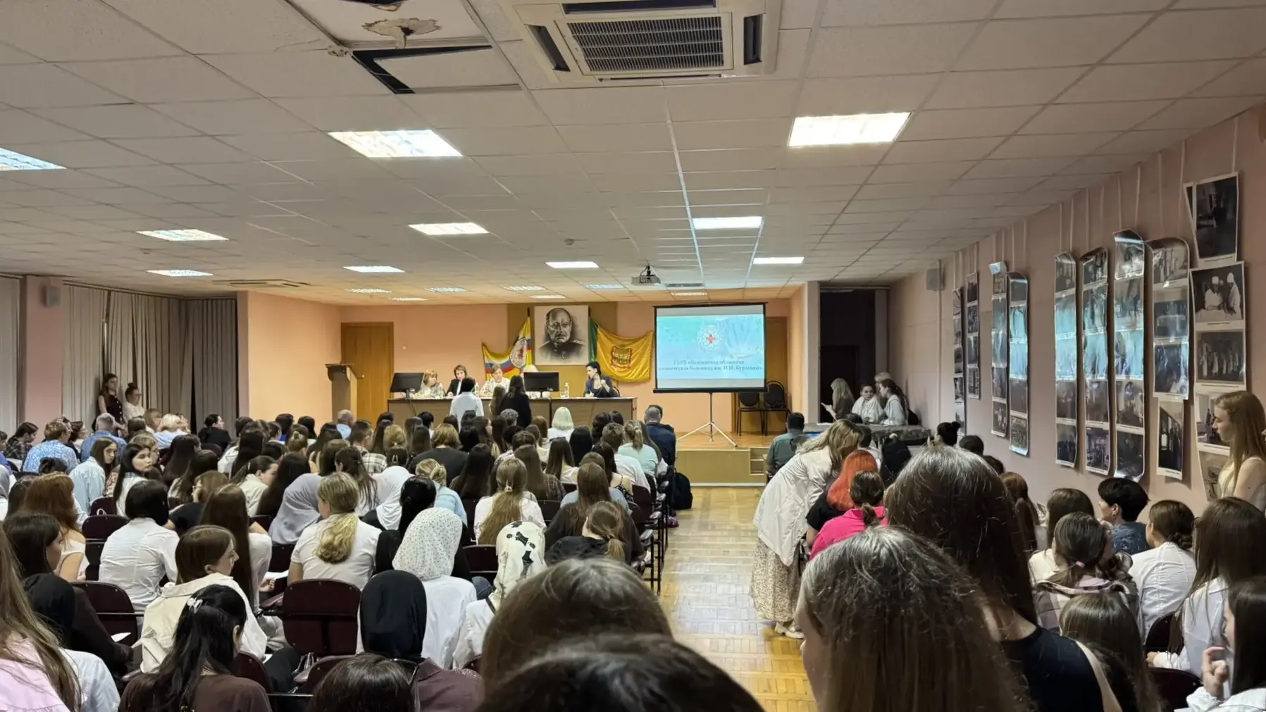 На базе областной больницы им. Н.Н. Бурденко прошло распределение молодых специалистов
