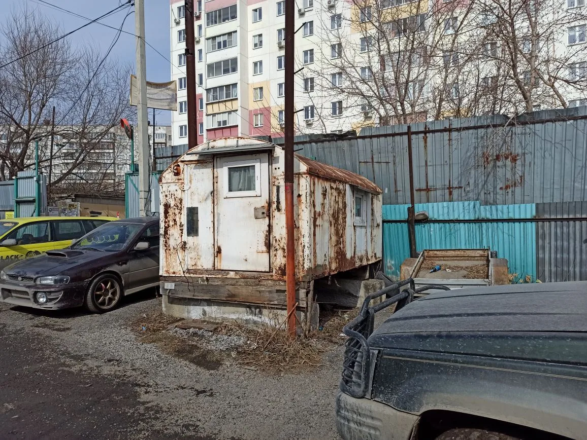 Отдаем будку бесплатно, самовывозом. Условие оставить чистое место без мусора. Бетонный...