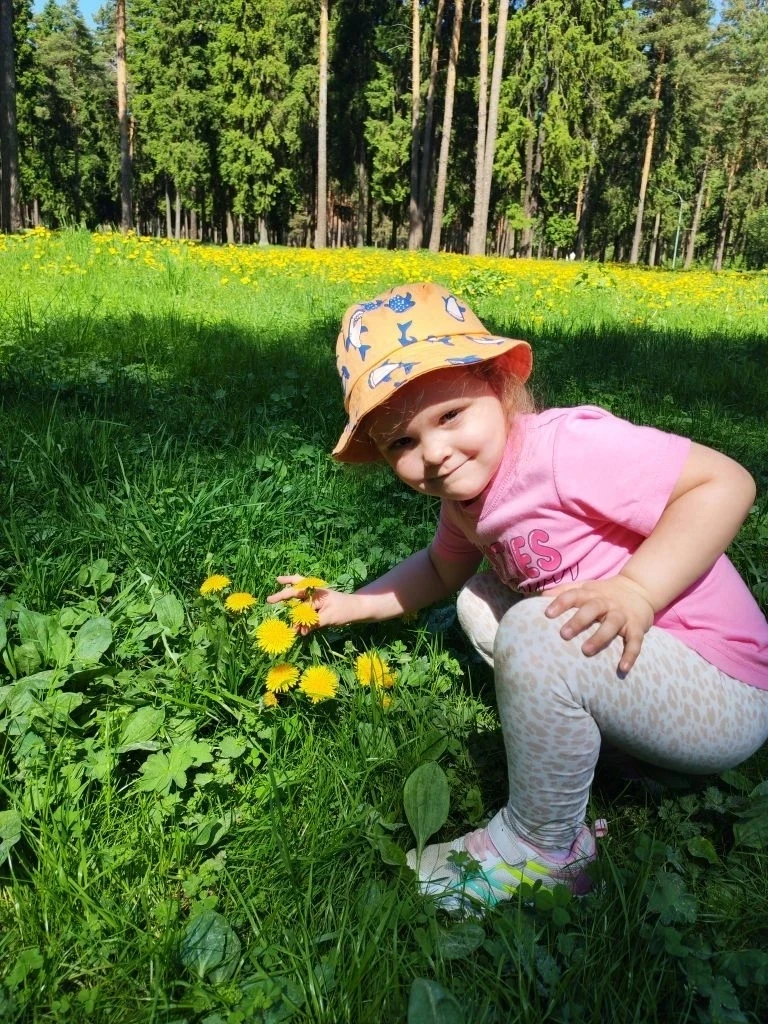 Группа " Василек" любит  отмечать разнообразные праздники!