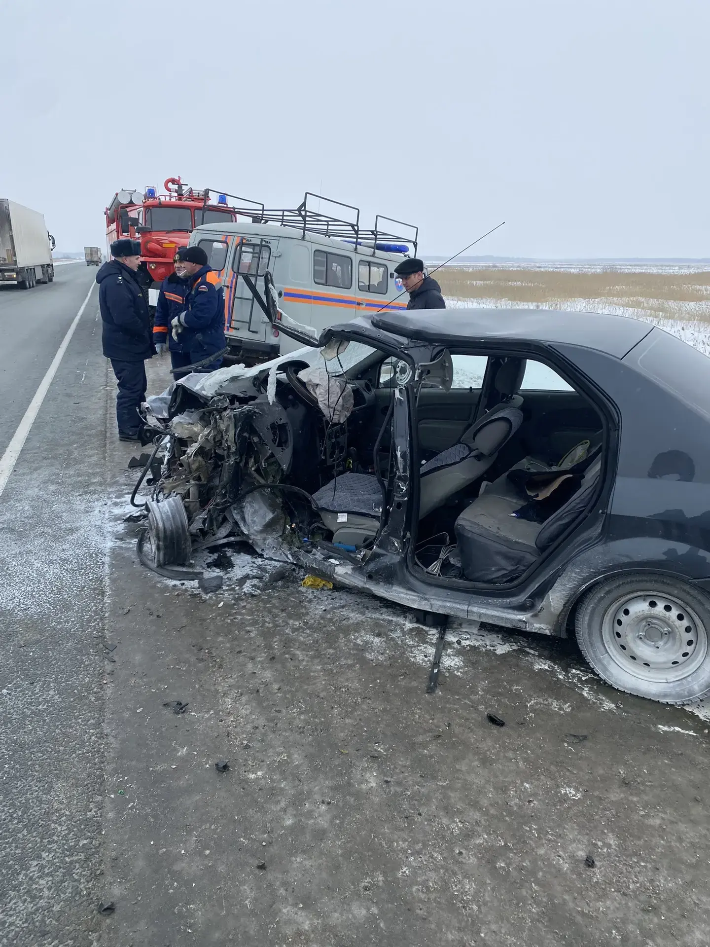 Спасатели деблокировали водителя из смятого автомобиля после ДТП на трассе Р-254  Вчера на 1090-м ки