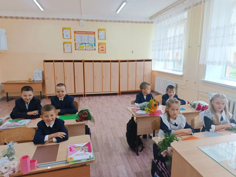 Сегодня в нашей школе прошёл особенный урок «Разговоры о важном» — «Урок знаний», посвя...