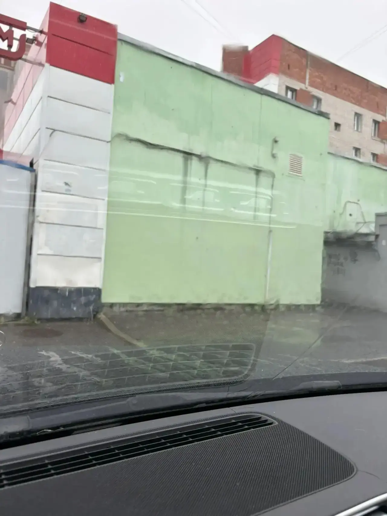 Продолжаю системную работу по зачистке города от точек, где торгуют алкоголем в обход закона. 

Ника