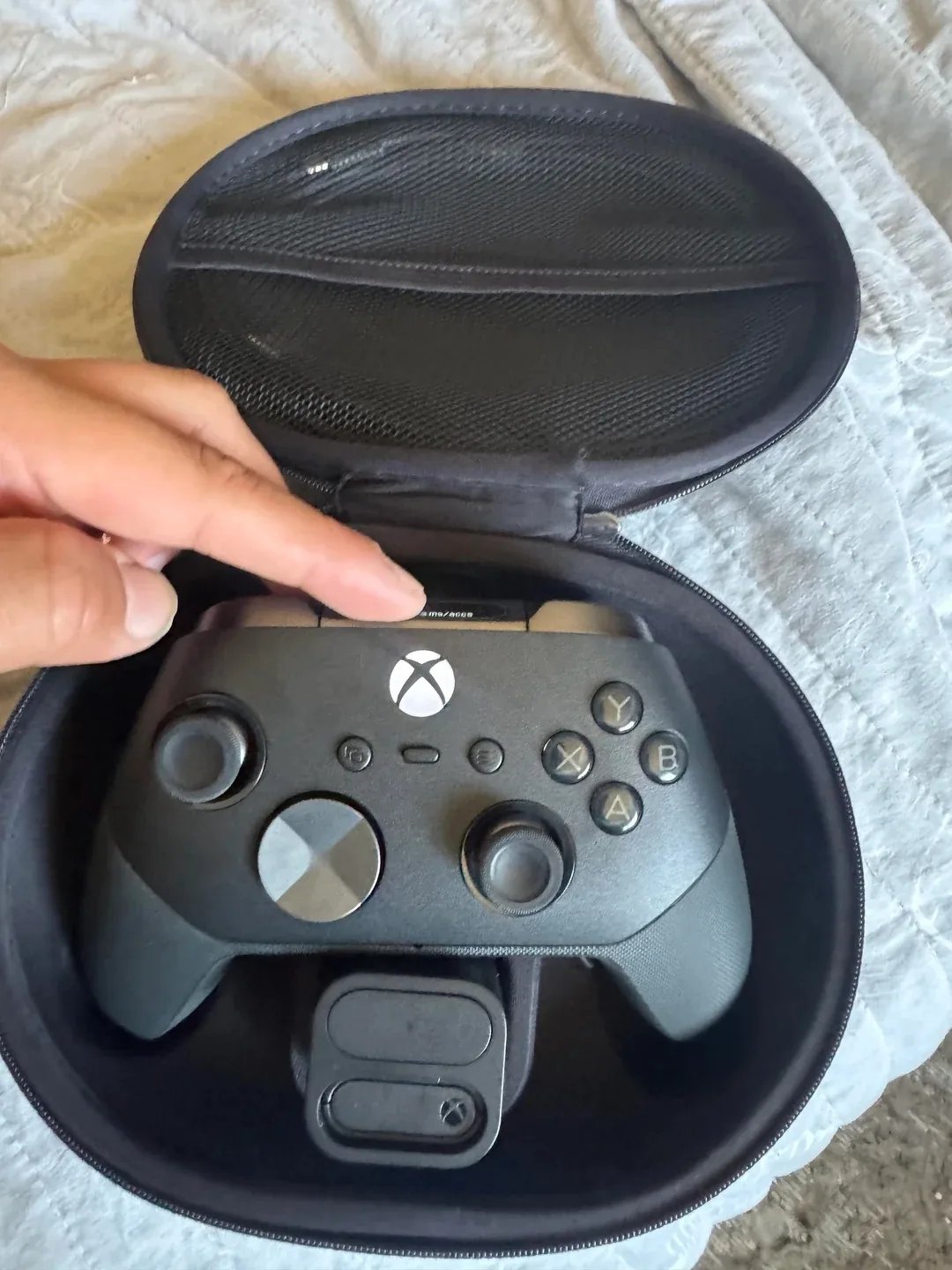 В сеть снова утекли характеристики Xbox Elite Series 3 — контроллер выйдет в 4 версиях.