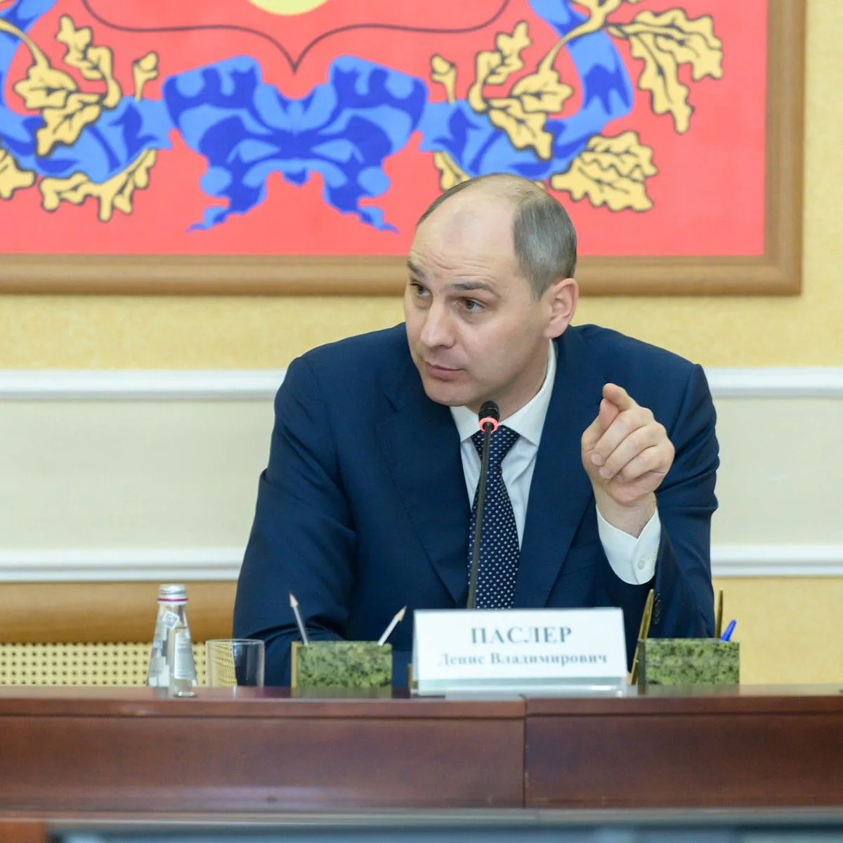 Денис Паслер заявил о необходимости срочно нарастить объемы бензина для Свердловской об...