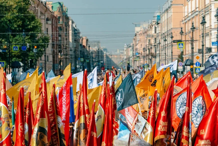 В центре Петербурга ограничат движение из-за крестного хода по Невскому проспекту. Неко...