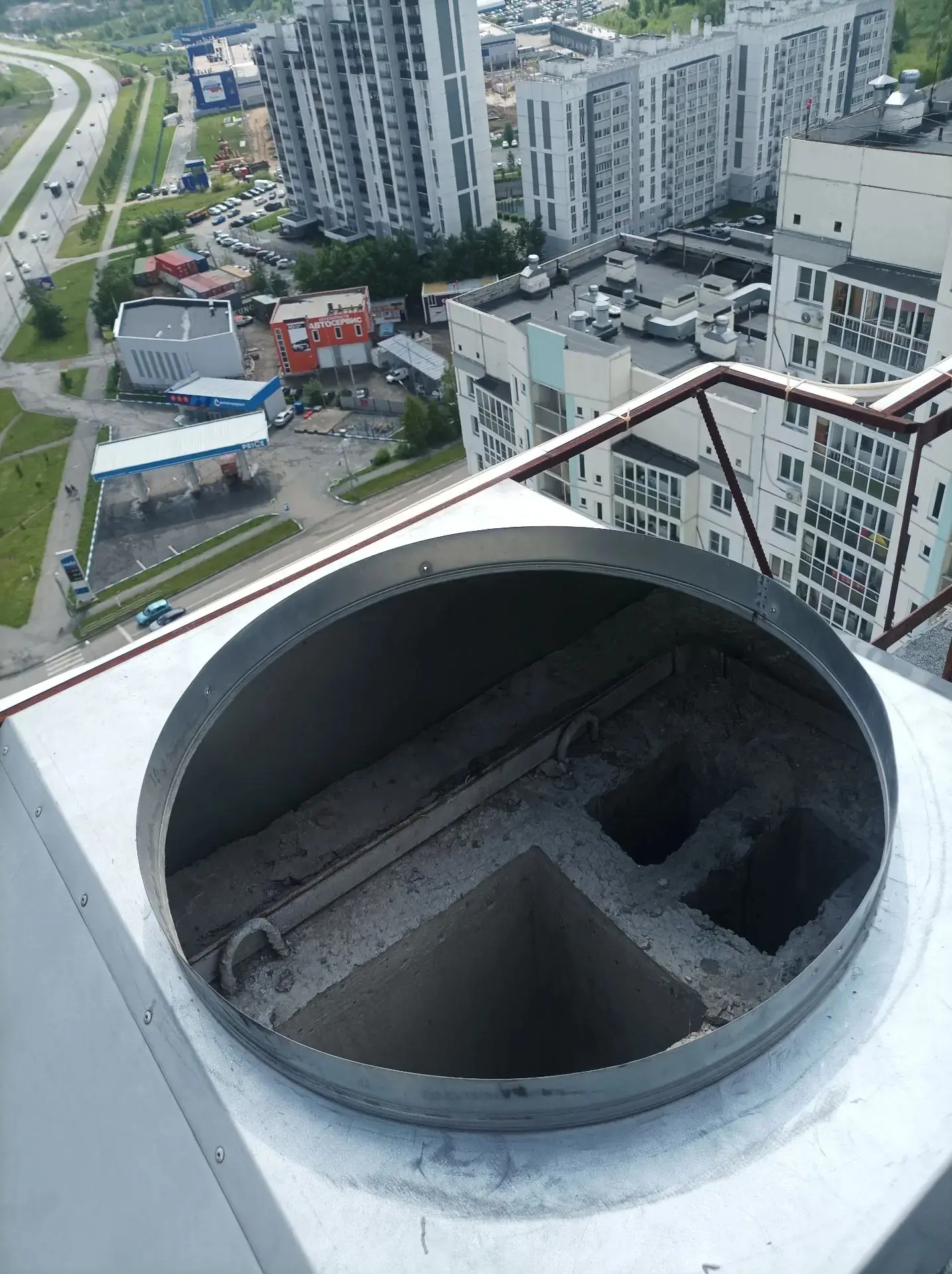 По адресу: Сумина 2 - под 2 Произведена замена турбодефлектора.