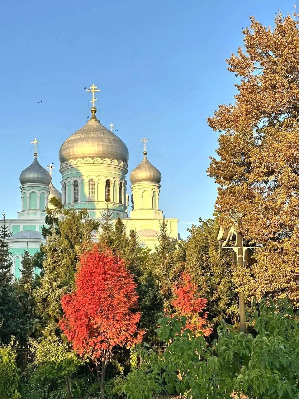Один человек спросил священника: