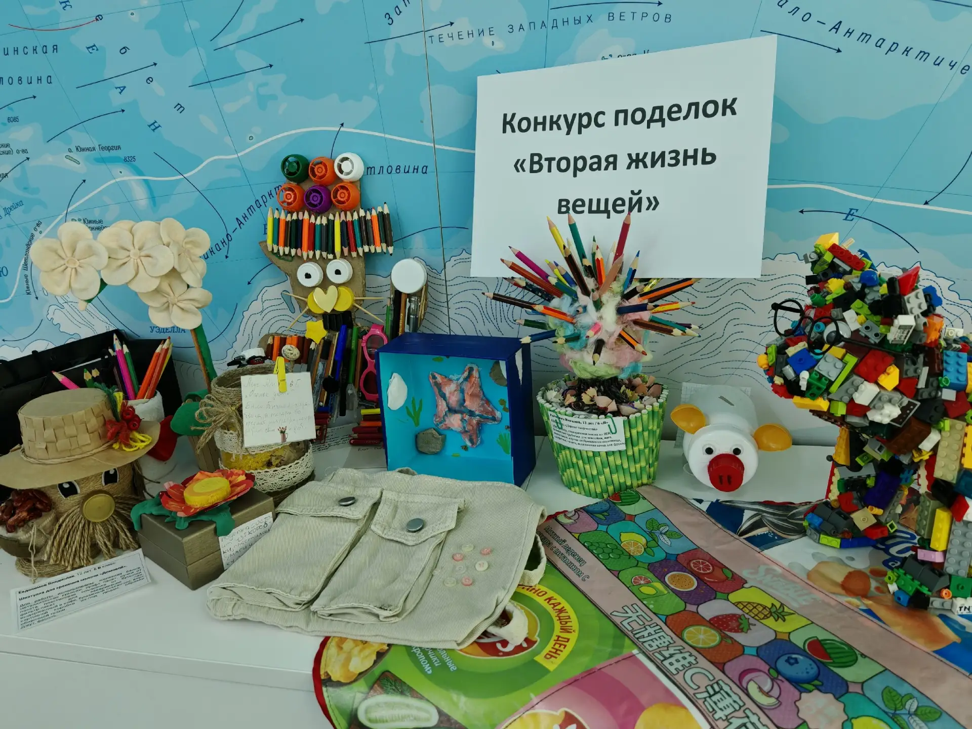 📸 На фото — не просто поделки, а маленькие победы в борьбе за экологию! 🌍♻️
