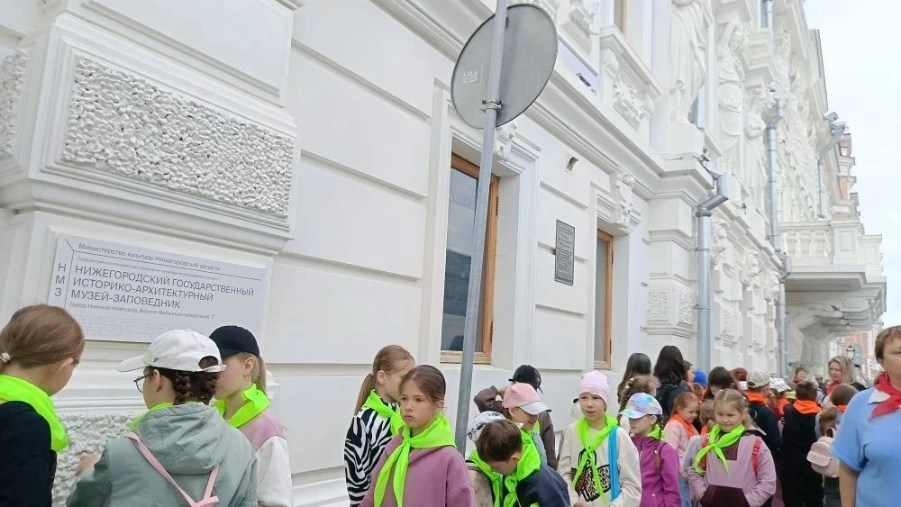 «Умникум» в Усадьбе Рукавишниковых: путешествие в прошлое 🏛️✨

Сегодня первая половина лагеря «Умни