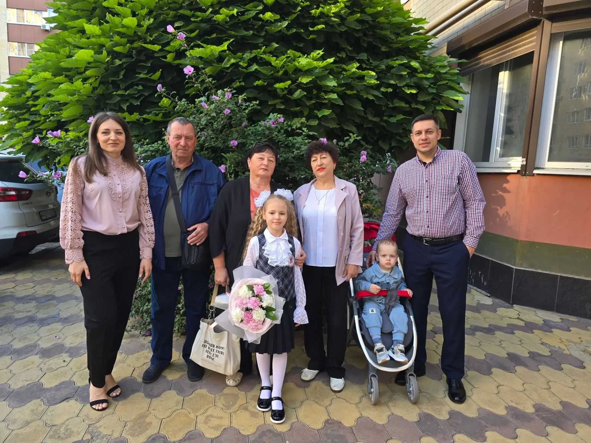 Ну, вот и проводили мы нашу дочечку в первый класс 🔔