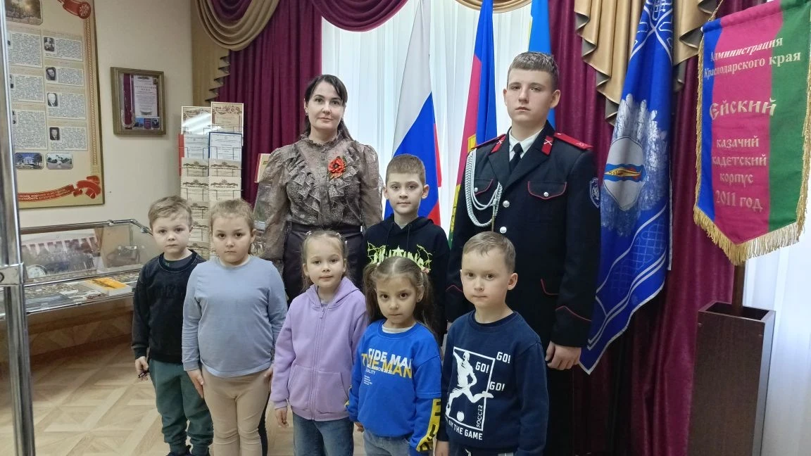 ДОШКОЛЬНИКИ В ГОСТЯХ У КАДЕТОВ  В рамках патриотического месячника  «Марш Победы» и  преддверии праз