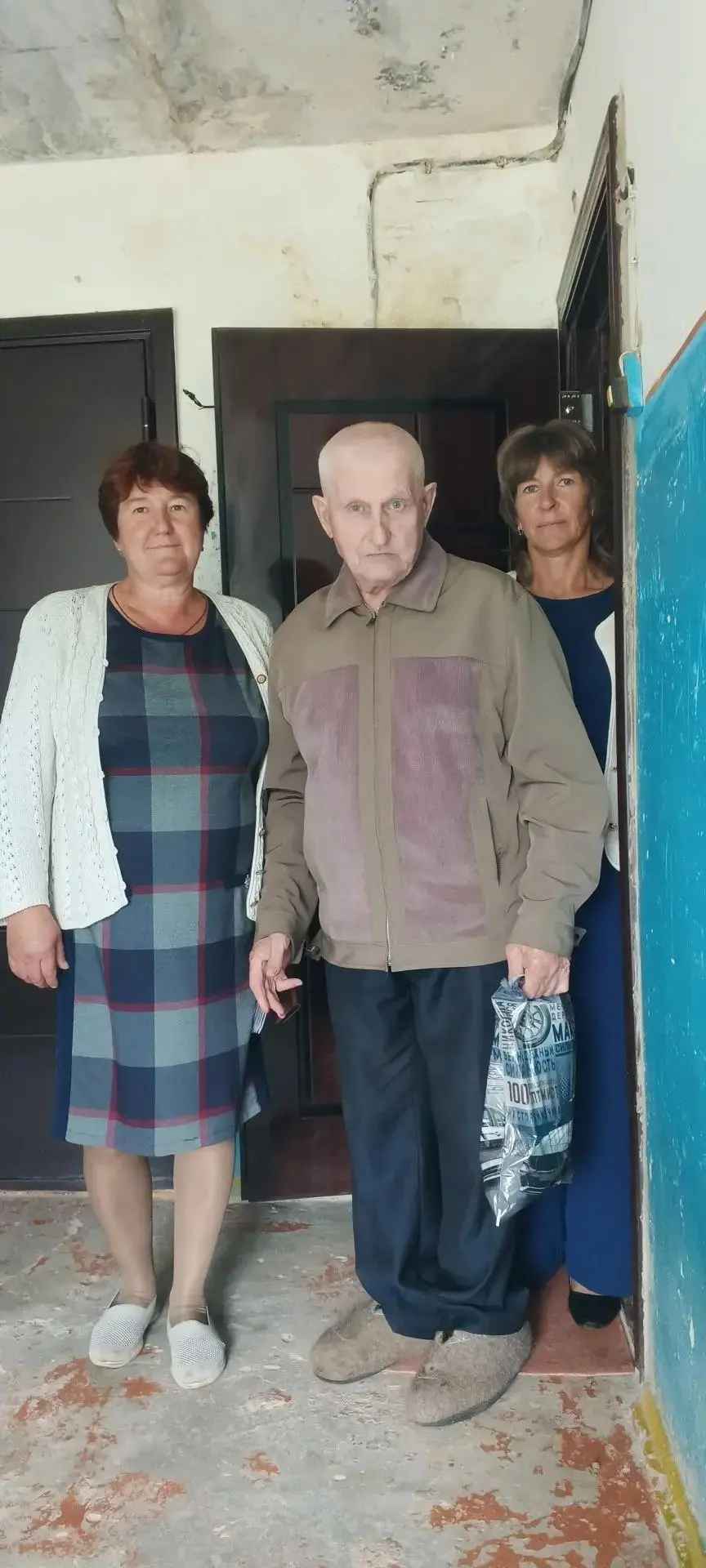 В деревне Малая Песочня отметил 85 летний юбилей один из старейших жителей села — Игнат...