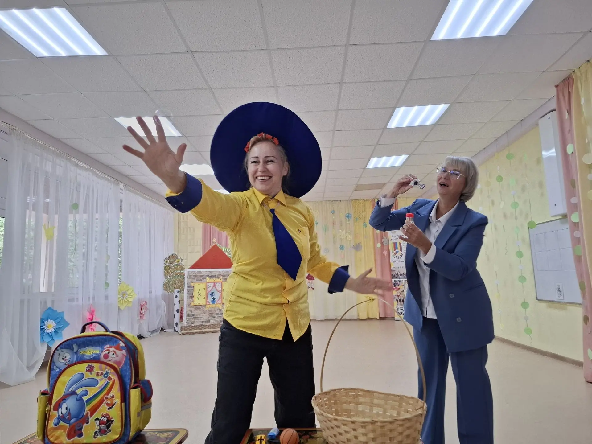 День знаний в группах  "Звёздочки" и "Капельки" детского сада № 49 "Дом радости" прошёл...