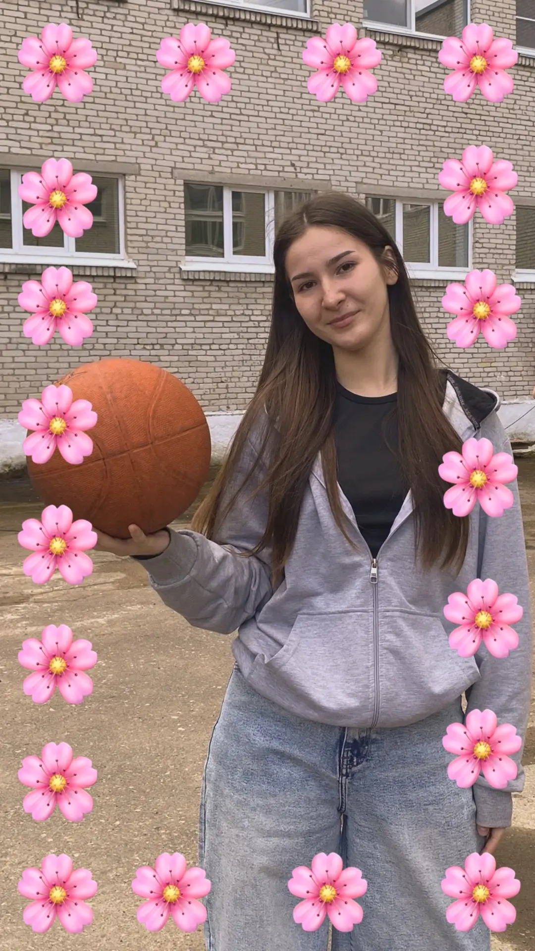 Сегодня мы поздравляем с Днём рождения нашу коллегу, Давыдову Александру Сергеевну, учи...
