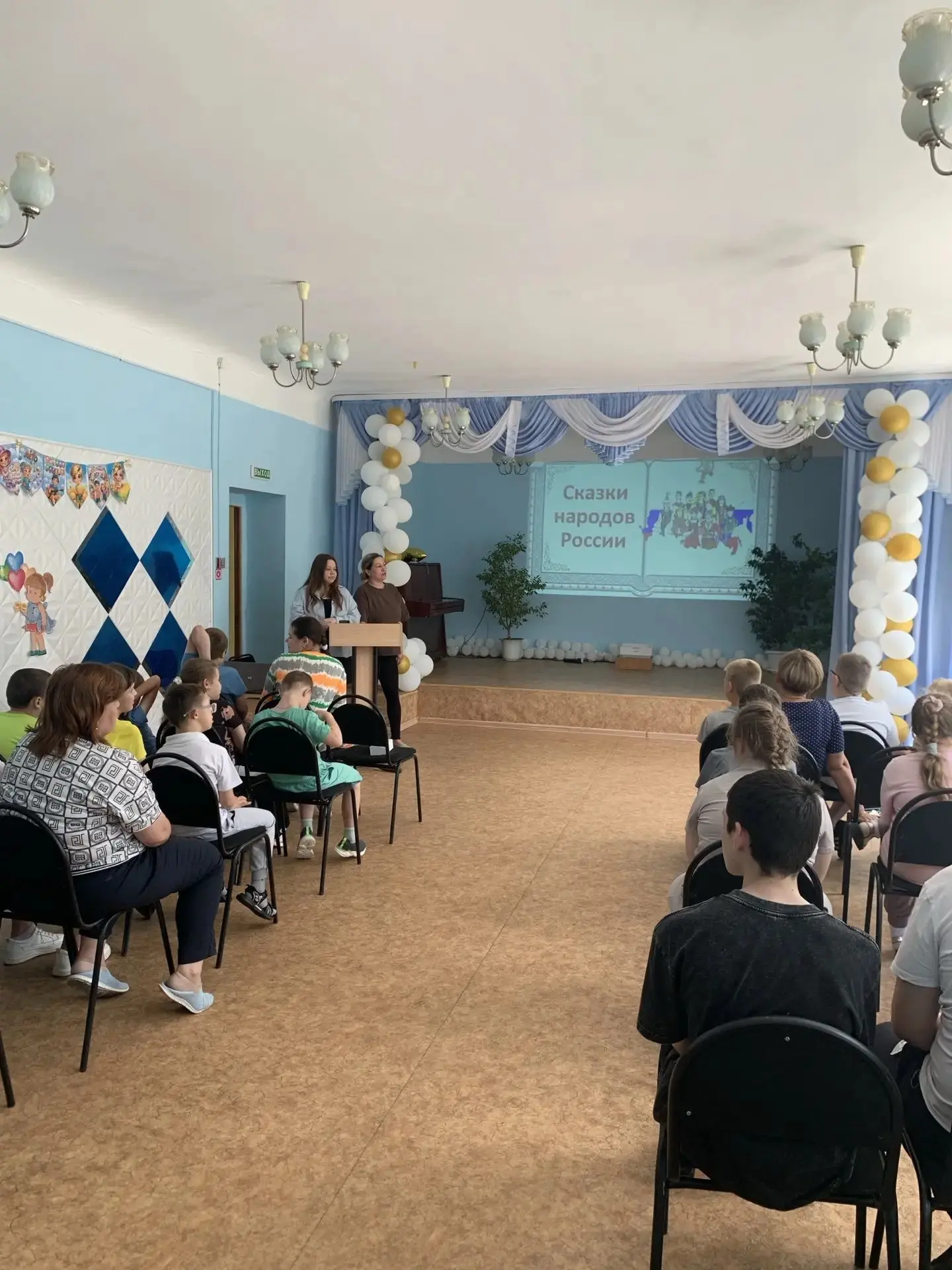 Замечательно прожили эти дни ребята ЛДП «Мы вместе». Играли, развлекались, гуляли, посе...