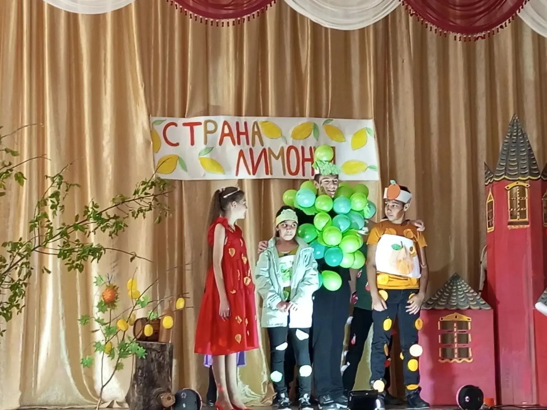 Творческая мастерская «ЭкоСупергерой: миссия по спасению природы» 
В нашем лагере прошла настоящая б