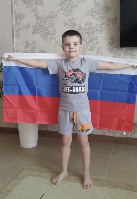 Воспитанник подготовительной группы 
Пащенко Данил принял участие в акции «Флаги России»
#МДОУдетски