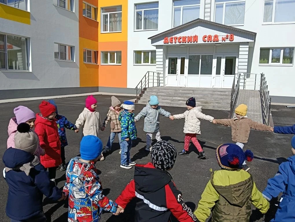 Подвижные игры на прогулке в детском саду: энергия, радость и развитие!