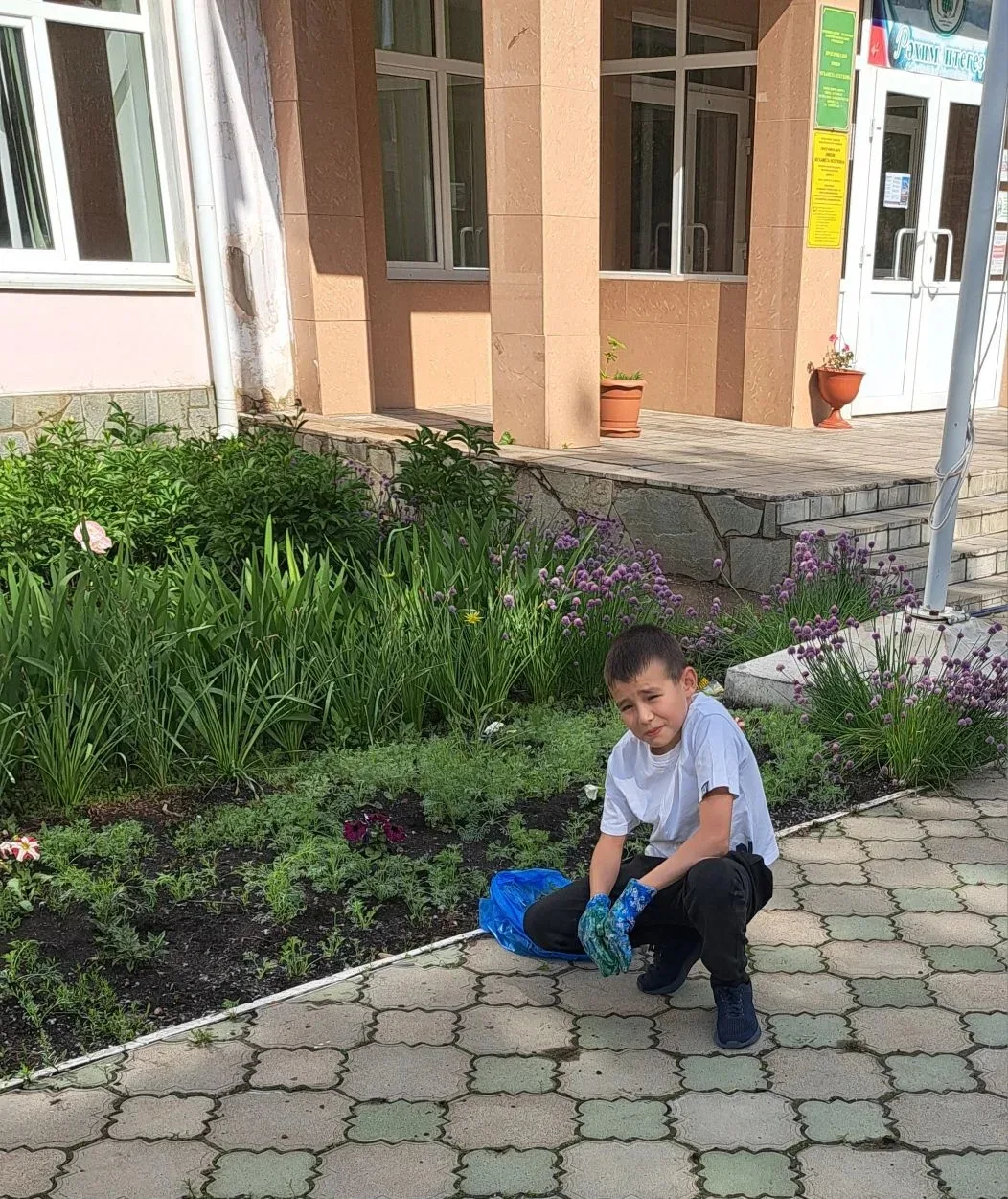 #Прогимназия#ЛДП Йәйләү#Субботник с пользой.
Ребята из Лагеря дневного пребывания детей в Прогимнази