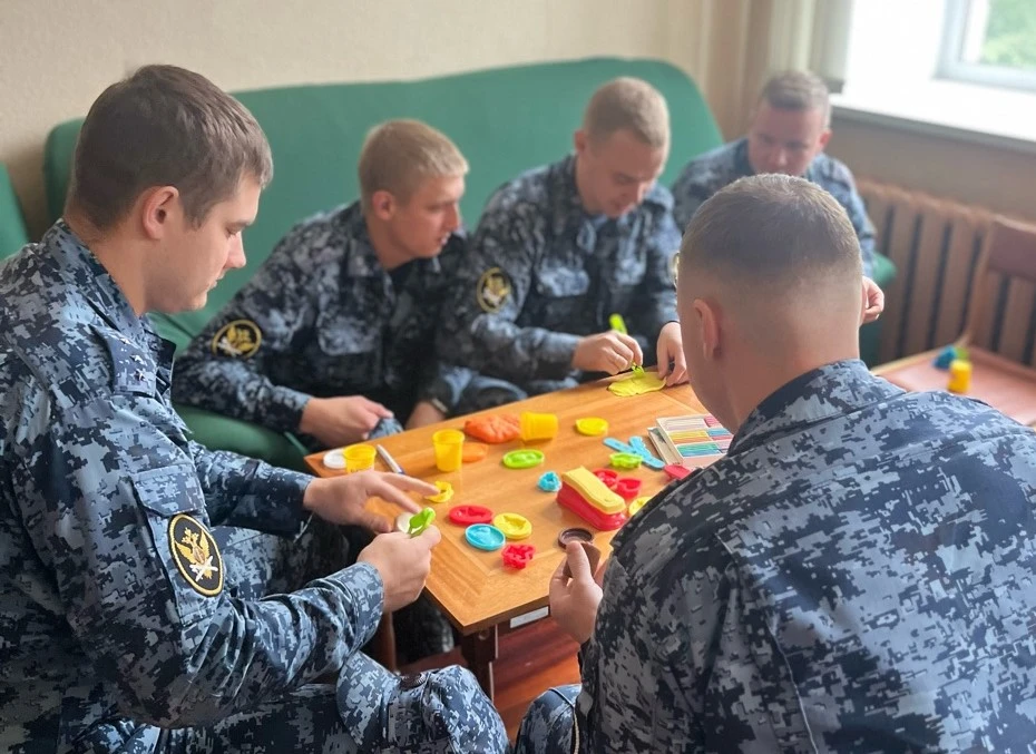 В УК ПРОВЕЛИ АРТ-ТЕРАПИЮ ДЛЯ ЛИЧНОГО СОСТАВА