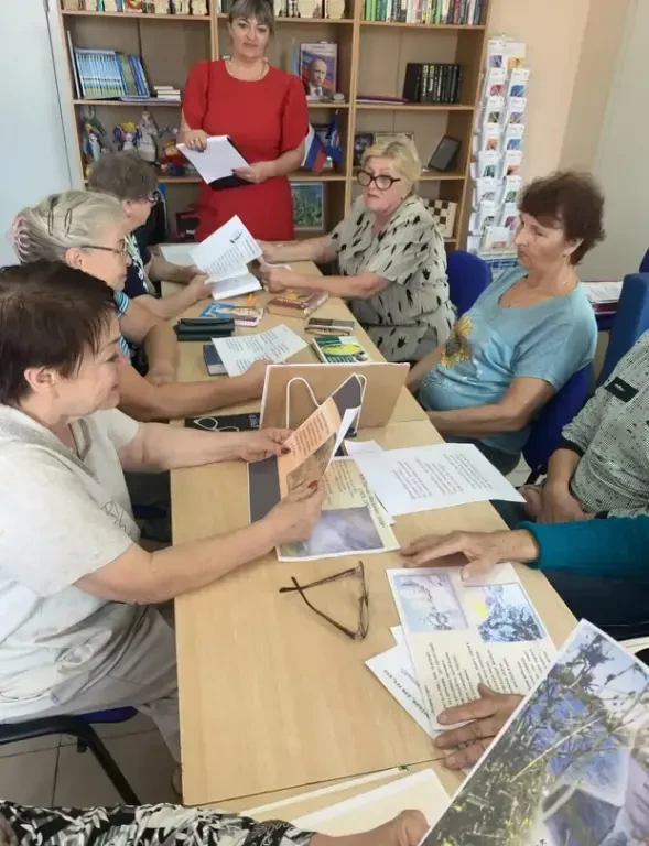 «Поэзия мир наделяет душой»: в Мартыновском районе прошёл тёплый вечер есенинской лирик...