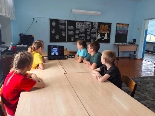 Сегодня в нашем лагере прошёл День памяти и скорби — день, когда мы вспоминаем тех, кто отдал свои ж