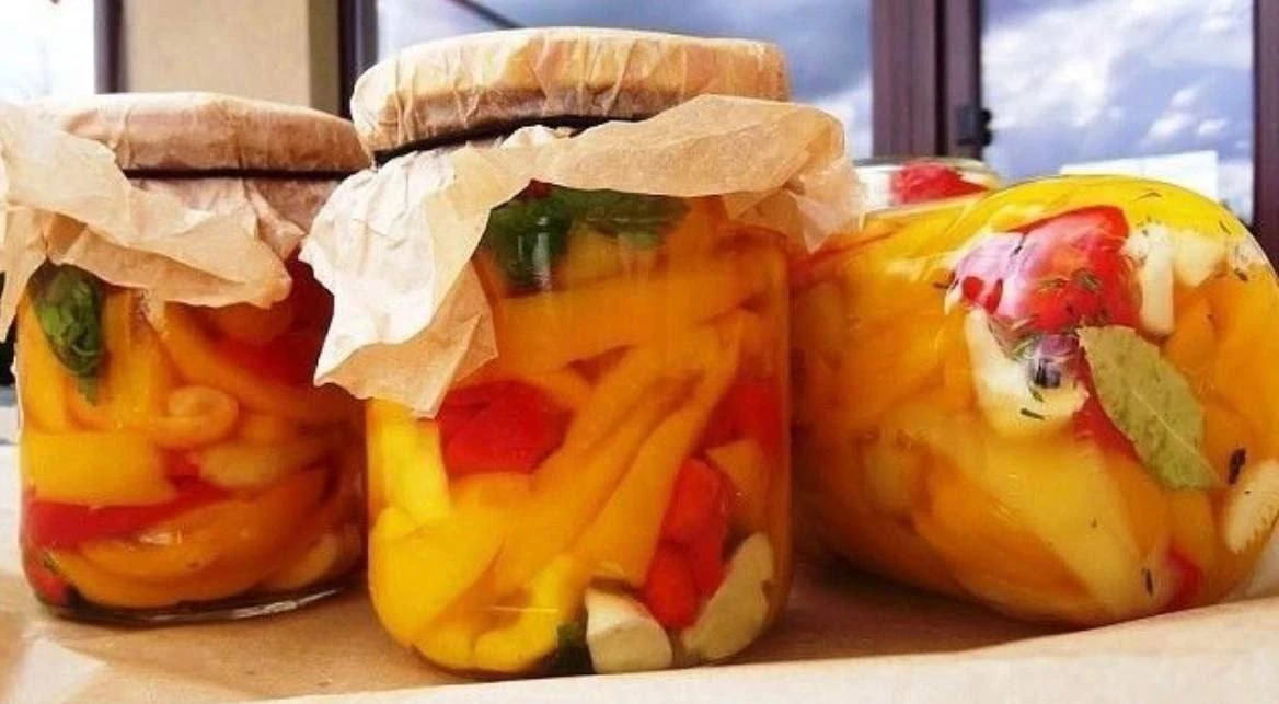 МАРИНОВАННЫЙ БОЛГАРСКИЙ ПЕРЕЦ С КОРНЕМ ХРЕНА