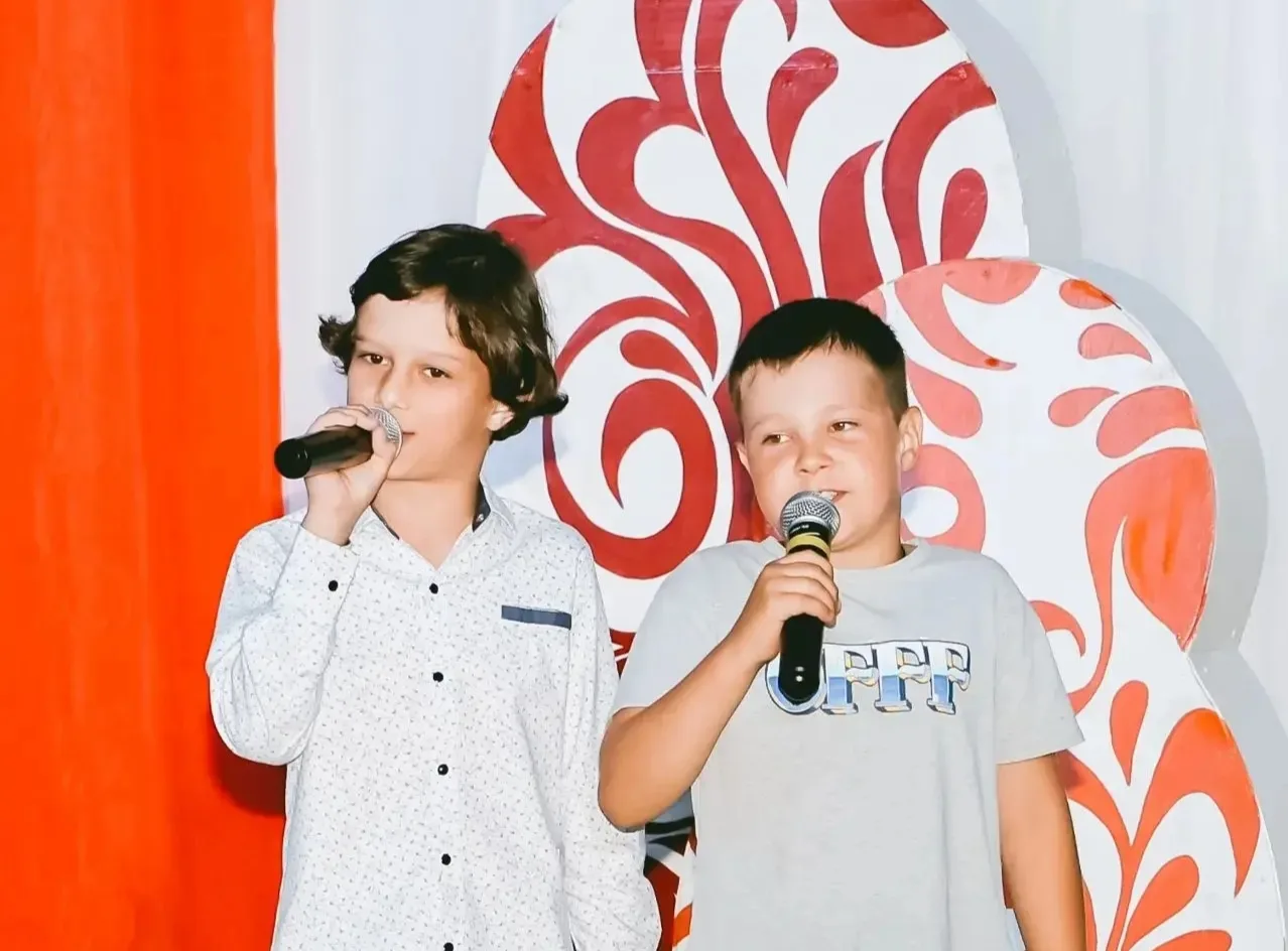 Наше творческое лето продолжается) ❤️Ребята младшей группы из вокально-хорового объединения "Гармони