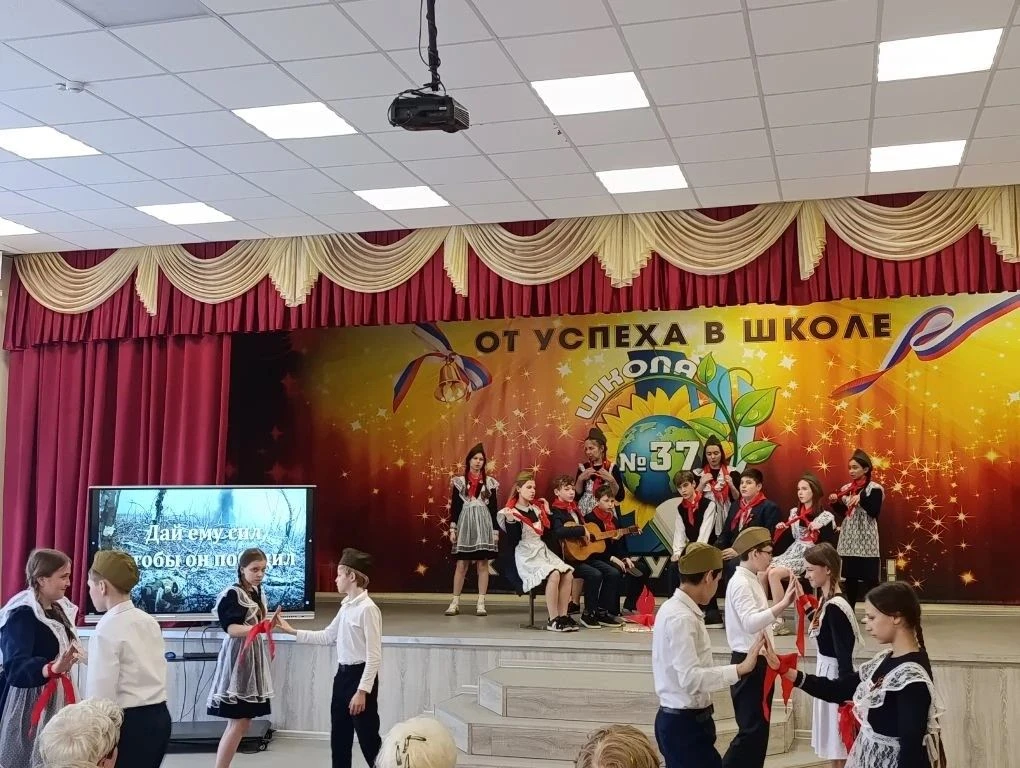 🎖️ Память сердца: концерт ко Дню Великой Победы  🇷🇺В преддверии 9 Мая во 2 корпусе прошёл трогательн
