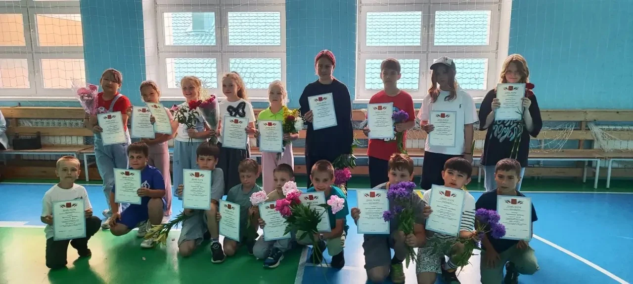 🏆 НАШ ДЕНЬ РЕКОРДОВ! 🏆

На прошлой неделе в лагере прошел День рекордов! Каждый из ребят старался 