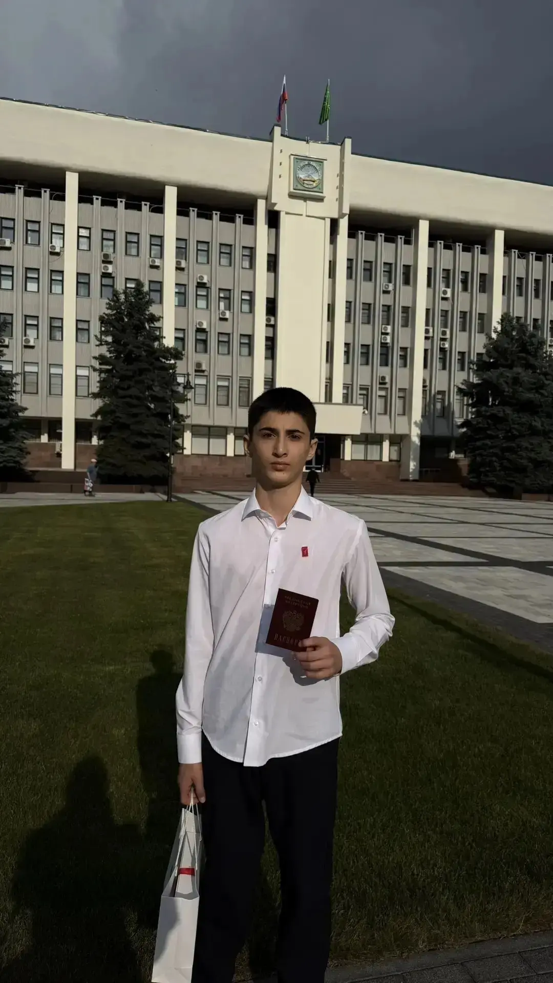 Новый статус - новые возможности! 🎉

В рамках празднования Дня России Мурат Каральбиевич Кумпилов в