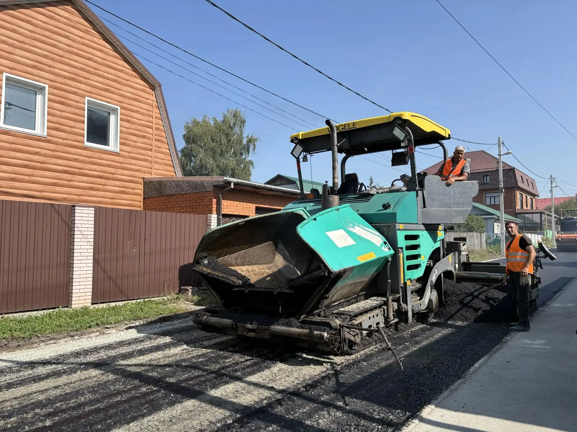 🚜 В Новосибирске завершается ремонт дорог индивидуальной жилой застройки. Более 130 уч...