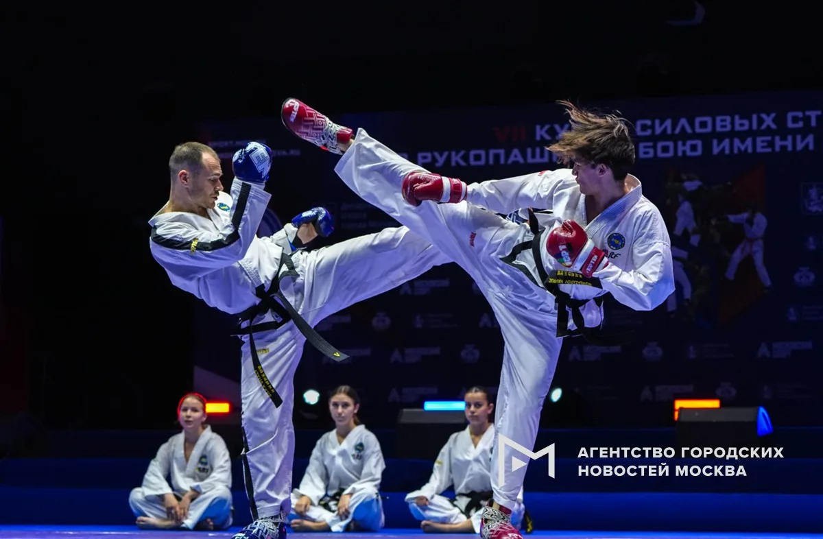 🏆 Около сильнейших 100 бойцов и зрелищные поединки: в Москве прошёл VII Кубок силовых ...