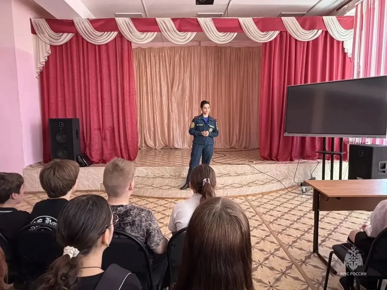 🧑‍🚒 Школьники Бузулукского района прошли инструктаж МЧС  #Про_Общество  Летние каникулы – время особ