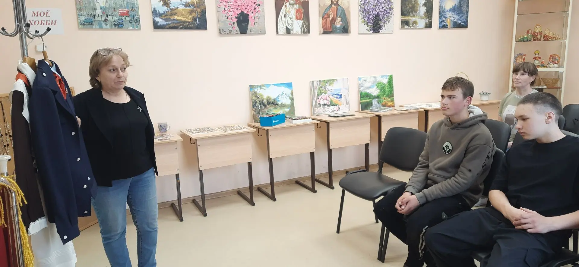 Путешествие в прошлое: ученики 5‑го класса познакомились с историей пионерии! 🏛️⁣
Накануне Дня детс