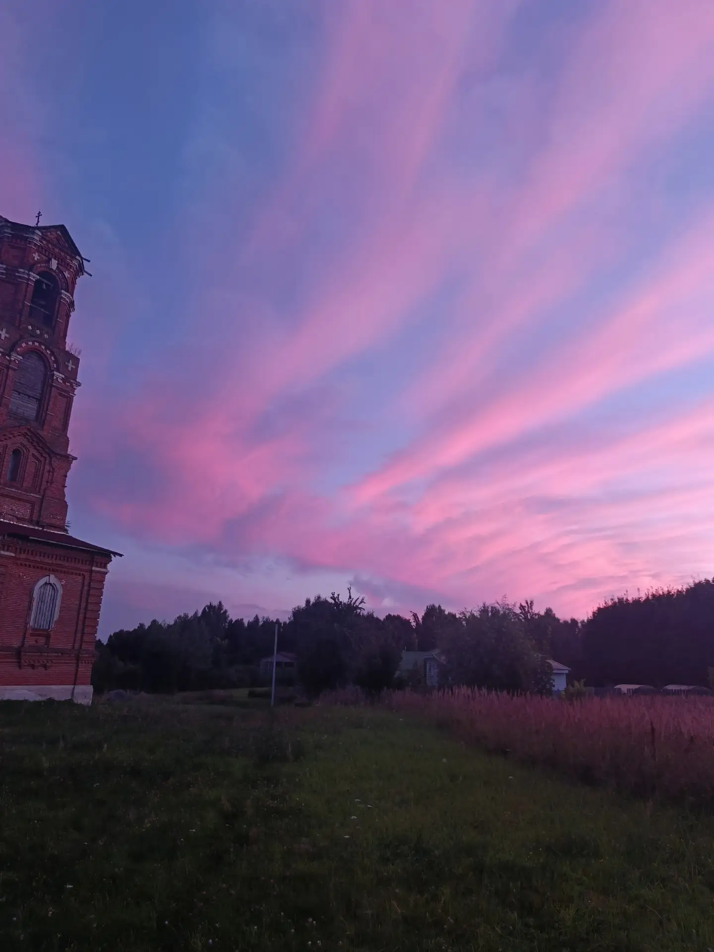 ЗОРЬКА АЛАЯ В СЕЛЕ,
