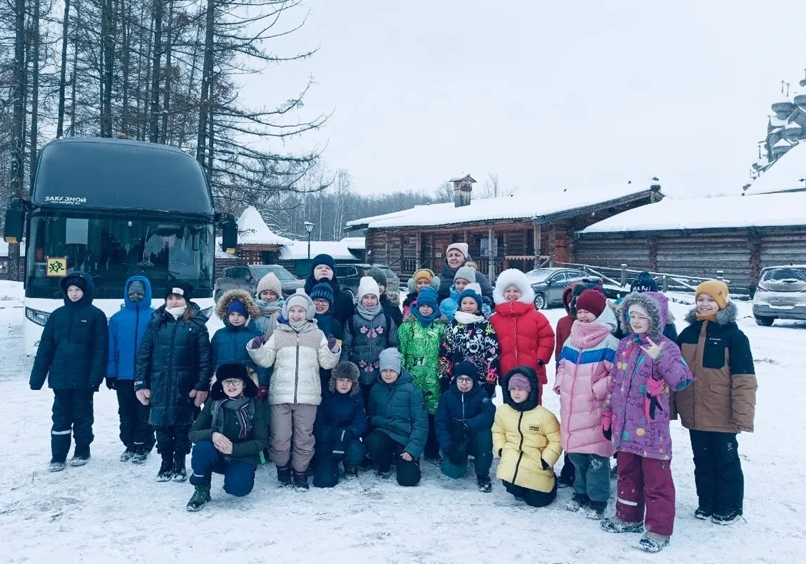 🌷 3 «В» поздравляет всех с наступлением весны!    ✨ Наш класс проводил зиму в этнографическом парке 