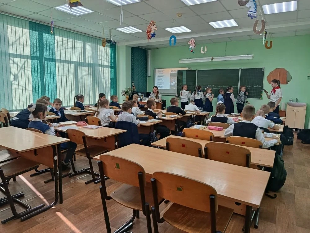 👫 День братьев и сестёр — ❤️праздник самых родных душ!  💙💜Братья и сёстры — это не просто родственни