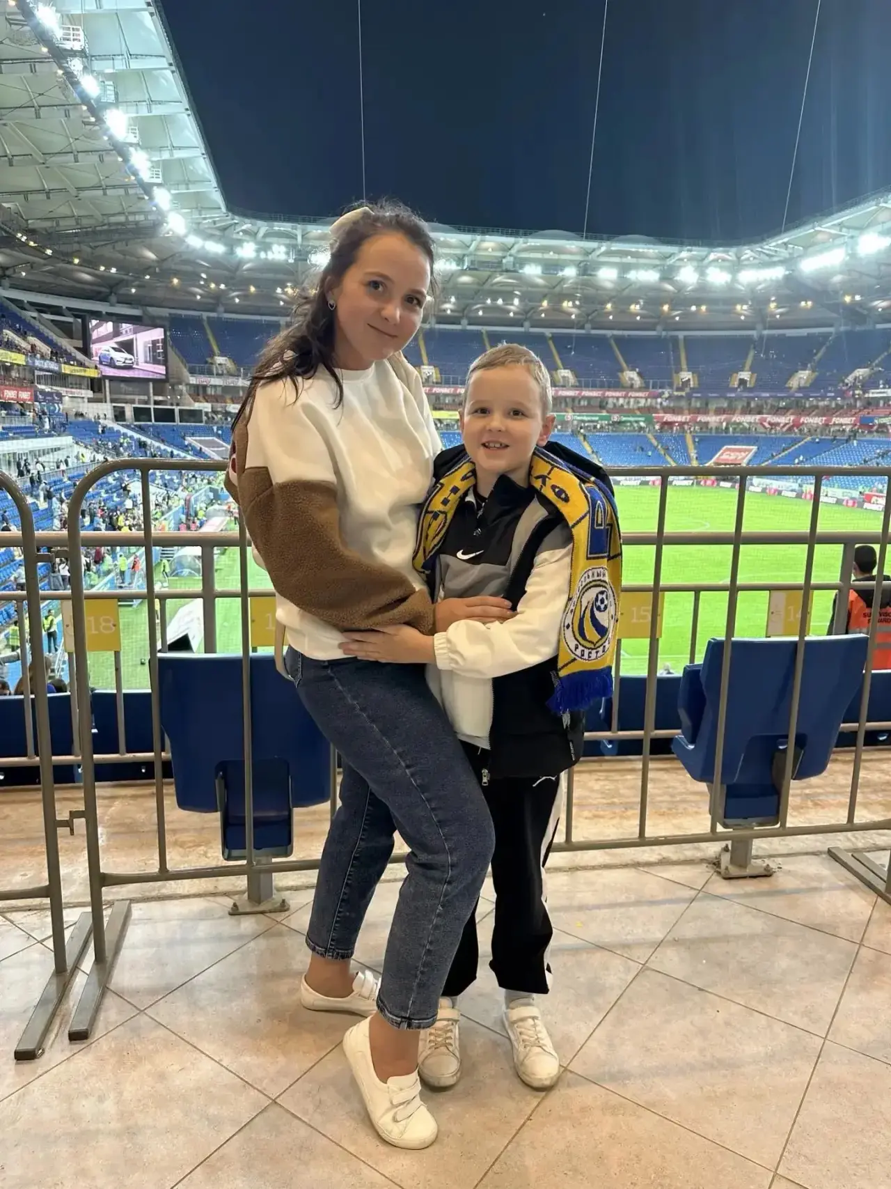 Сегодня — День сыновей и дочерей! 👨‍👩‍👧‍👦💛
