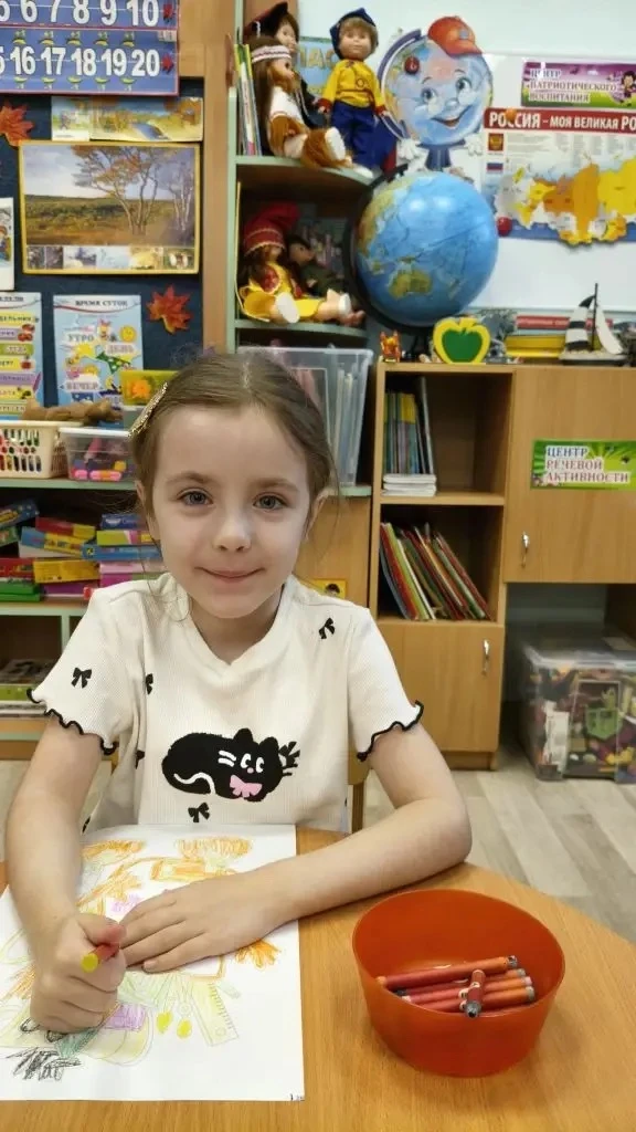 🖍️🎨 В старшей группе № 4 творчество кипит с первых дней сентября! Наши ребята с больш...