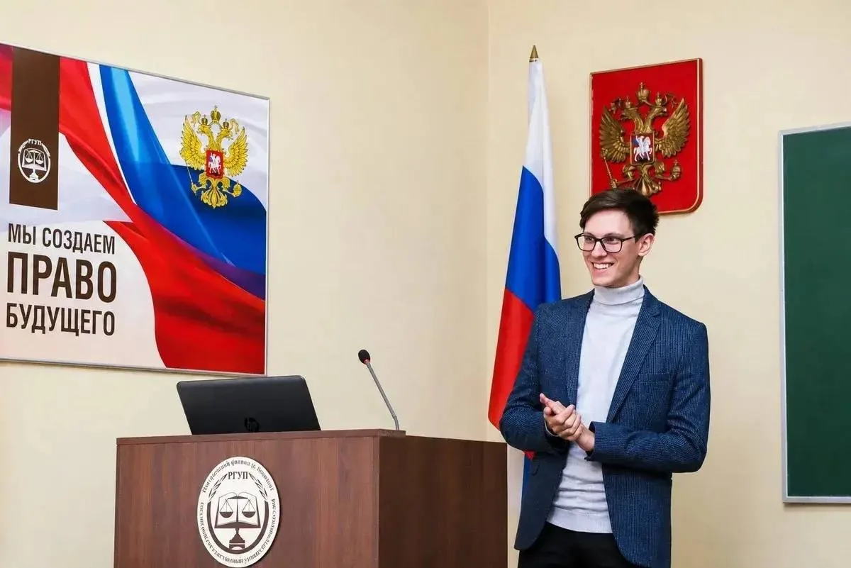 Выпускник Центрального филиала Университета правосудия – кандидат юридических наук! 🔥

🗓️ 25 июня 