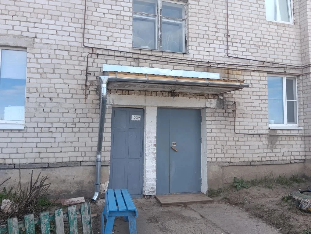 Выполнен ремонт козырька крыльца 1,2-го подъездов по адресу:ул. П-Виноградова, д. 178а