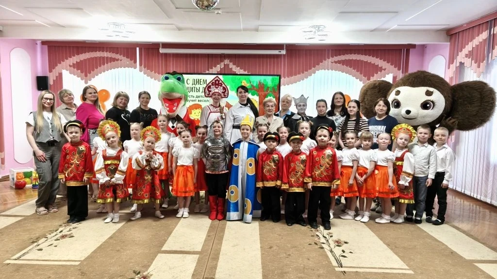 🌞 КАНИКУЛЫ НАЧАЛИСЬ С ФЕЙЕРВЕРКА ДРУЖБЫ! Как наши дети встретили лето 🦒