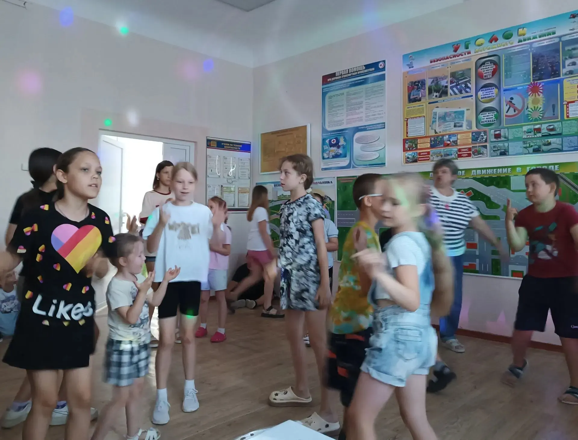 17 июня отряд «Орлята» превратился в настоящий эпицентр движения и радости, проведя танцевальный мар