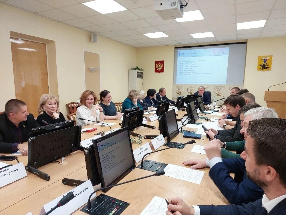 В администрации города провели оргкомитет по подготовке праздничных мероприятий. Глава Архангельска 