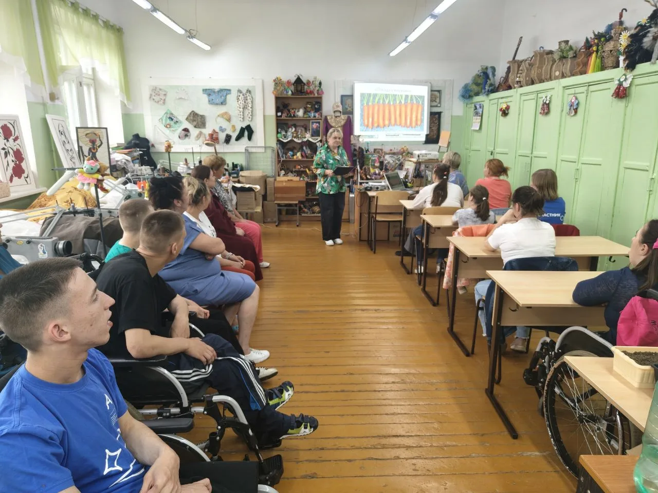👩‍🌾 От иголки до грядки: наши девчонки знают толк в труде!

В программе по технологии (швейное дел