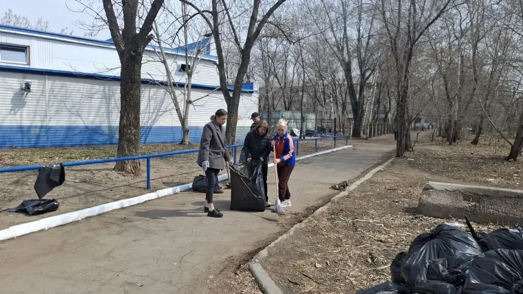 🧹 Сегодня прошла уже третья «санитарная пятница» в нашем городе!