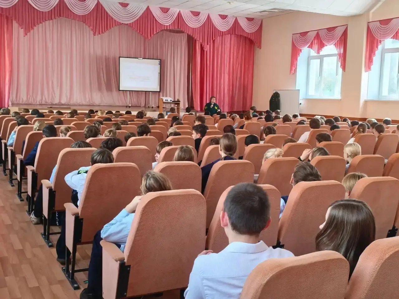 ⚡️«Урок мужества»: как школьники учатся хранить память и поддерживать защитников Родины⚡️