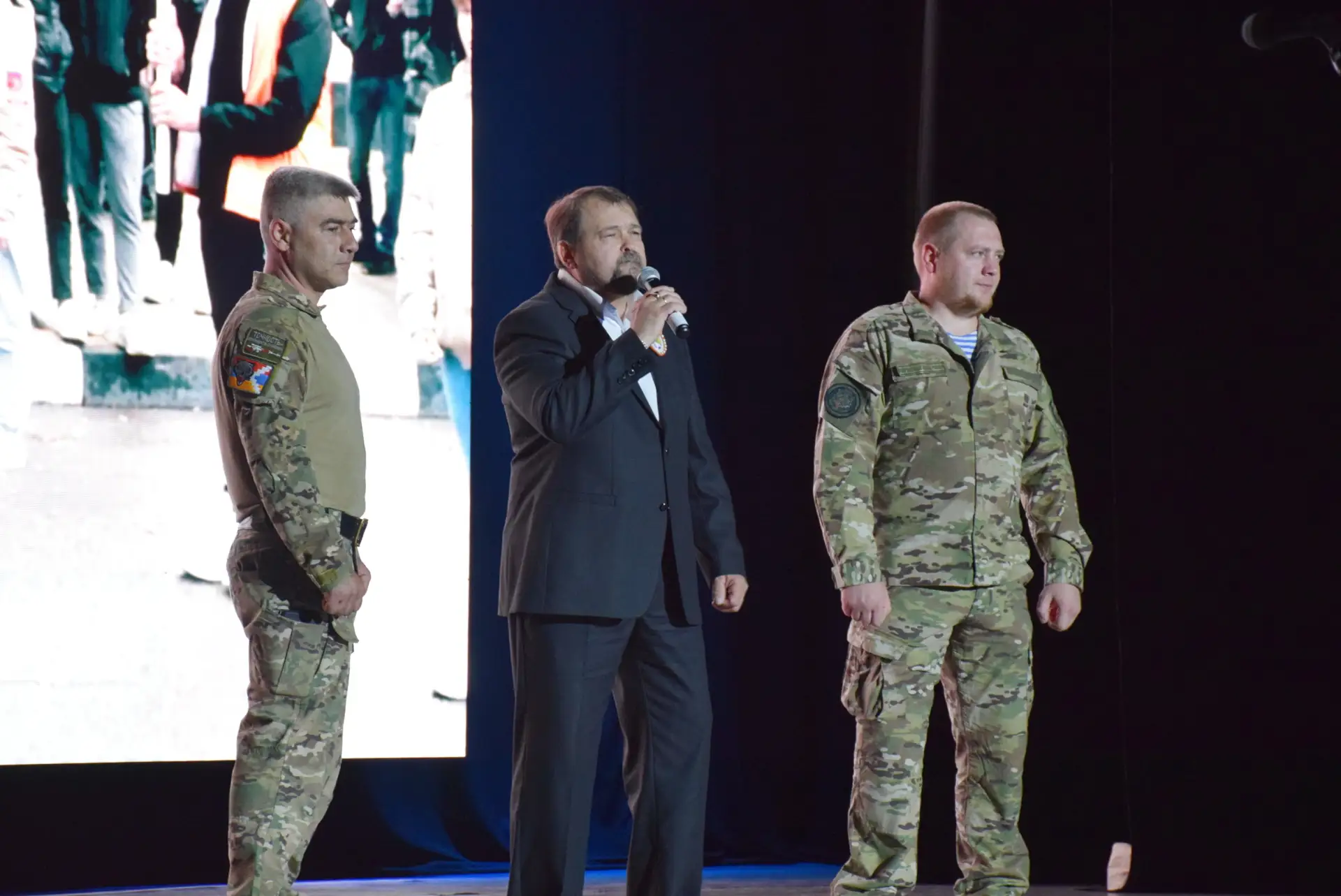 Там, где единство сердец и талантов  15 мая в Каневском РДК состоялся зональный этап VI краевого фес
