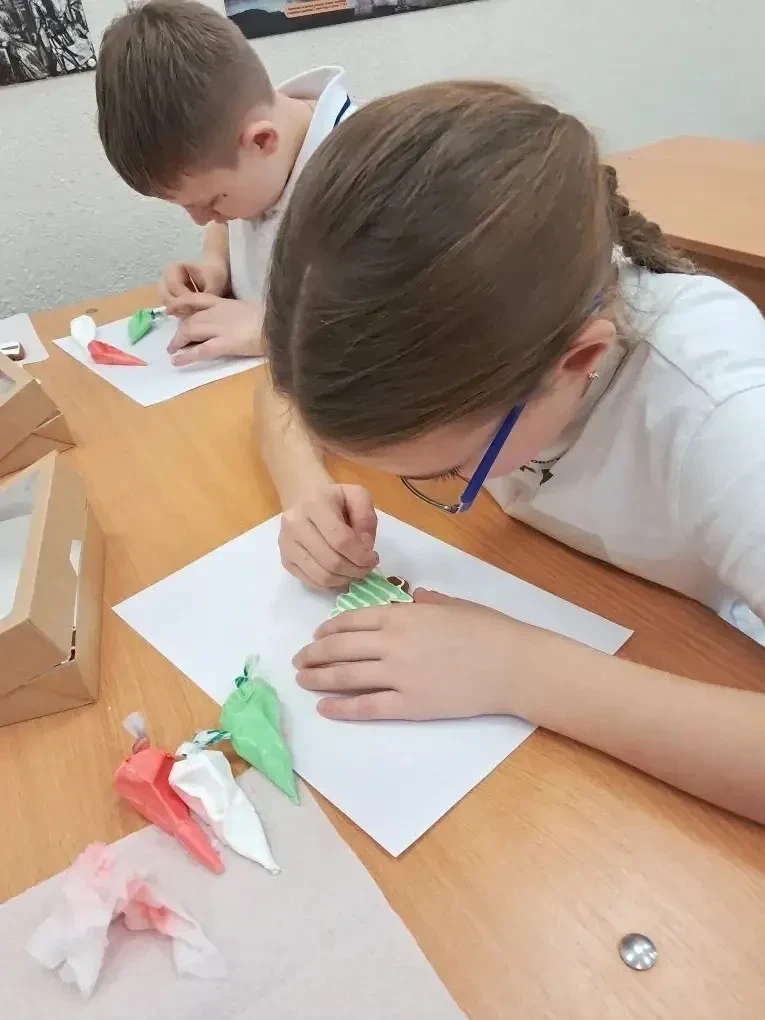 ✨В ожидании Нового года в нашей школе царила атмосфера настоящего волшебства!  🌟Ученики  5А класса п
